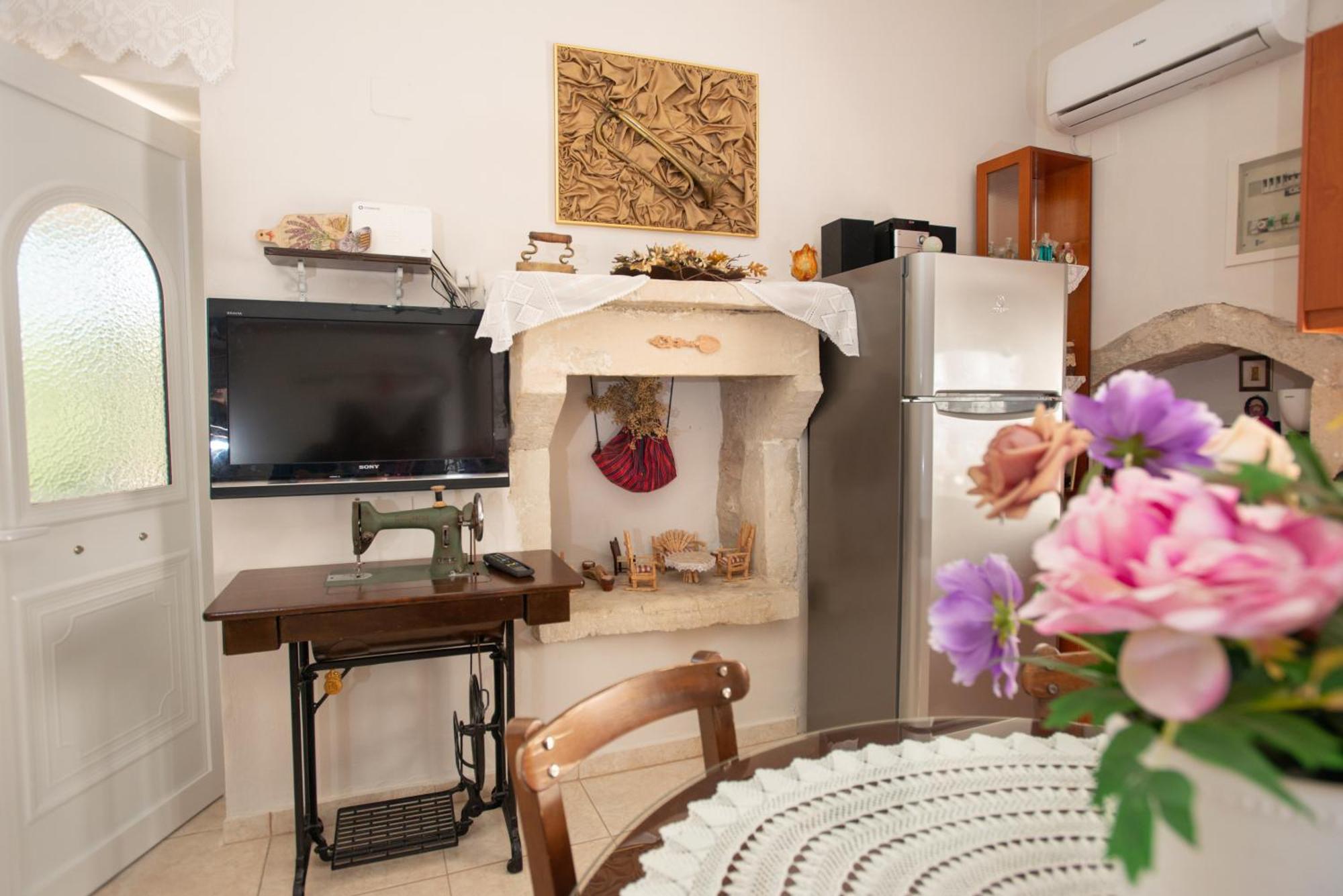 Eirini's Traditional House Lístaros