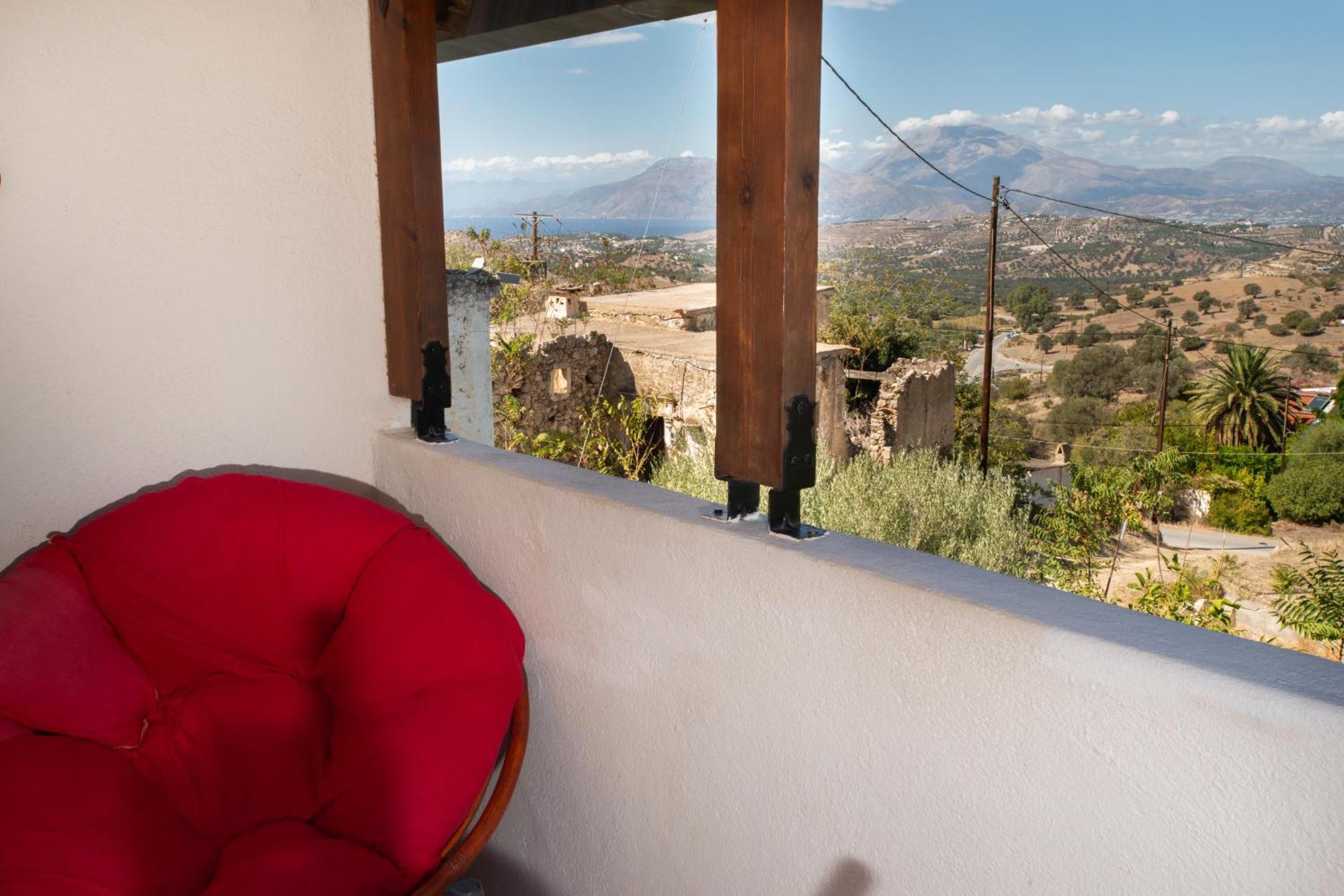 Eirini's Traditional House Holiday home *