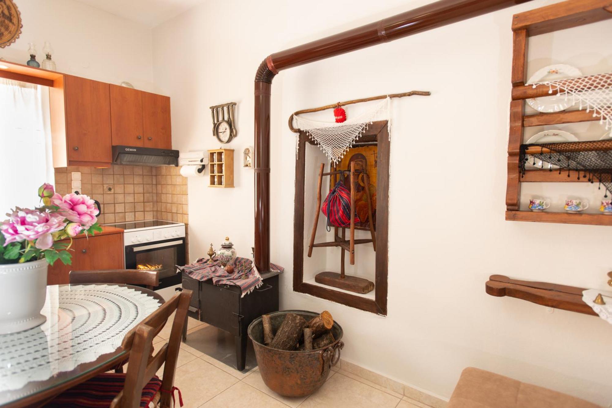Eirini's Traditional House * Listaros