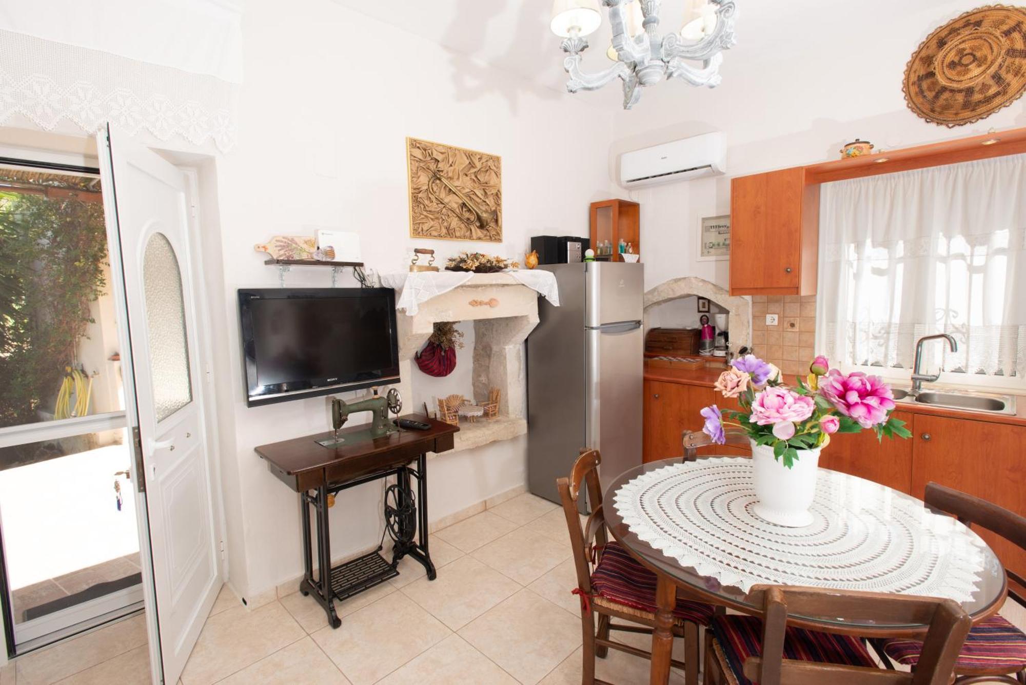 Holiday home Eirini's Traditional House Listaros