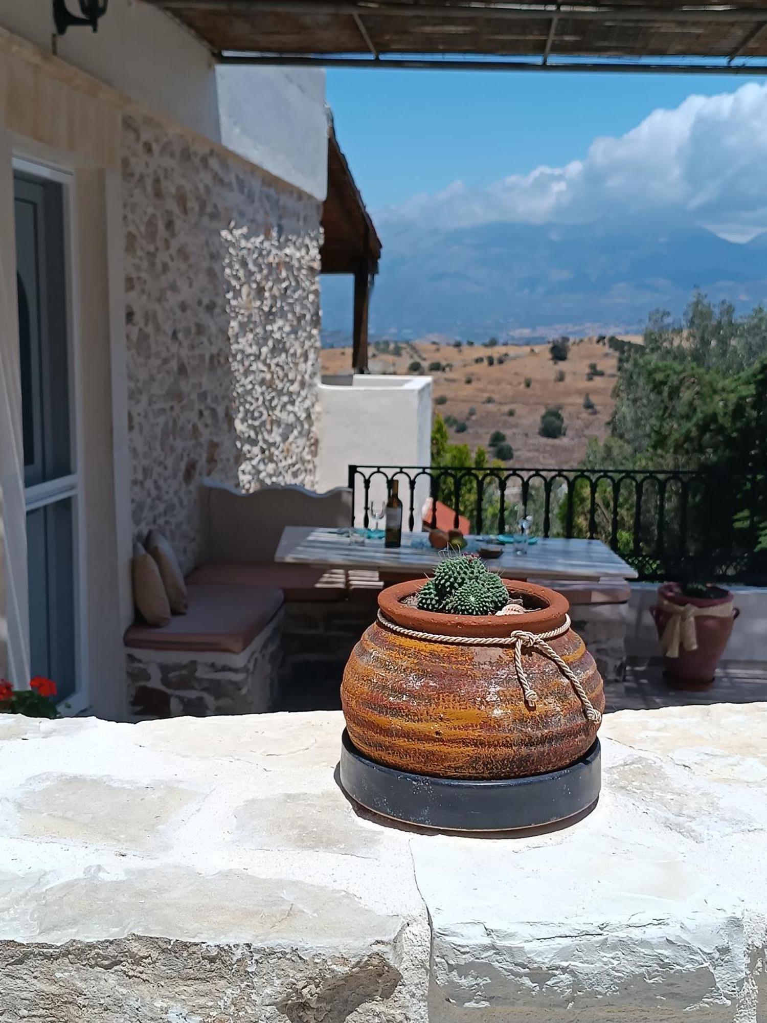 Eirini's Traditional House Listaros